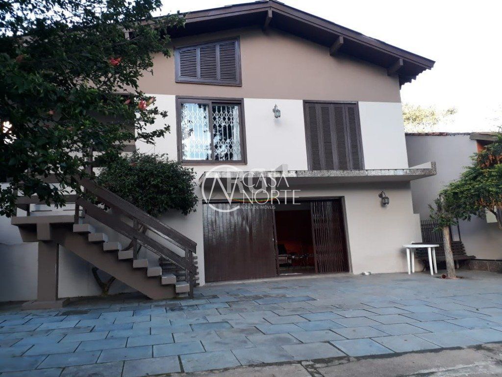 Casa à venda com 3 quartos, 324m², 1 suíte, 3 vagas, Avenida Wenceslau Escobar no bairro Vila Conceição em Porto Alegre