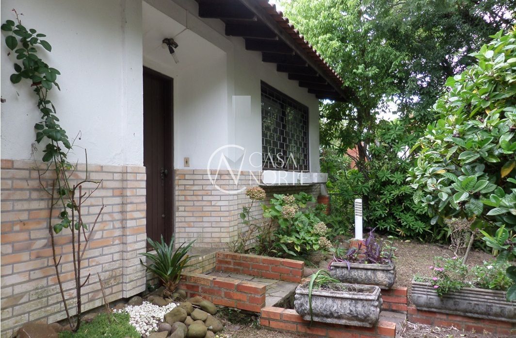 Casa à venda com 4 quartos, 200m², 1 suíte, 2 vagas, Rua Doutor Carlos Geyer no bairro Ipanema em Porto Alegre