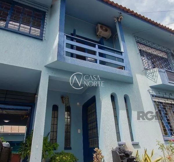 Casa à venda com 4 quartos, 315m², 1 suíte, 3 vagas, Rua Conselheiro Brusque no bairro Jardim Itu em Porto Alegre