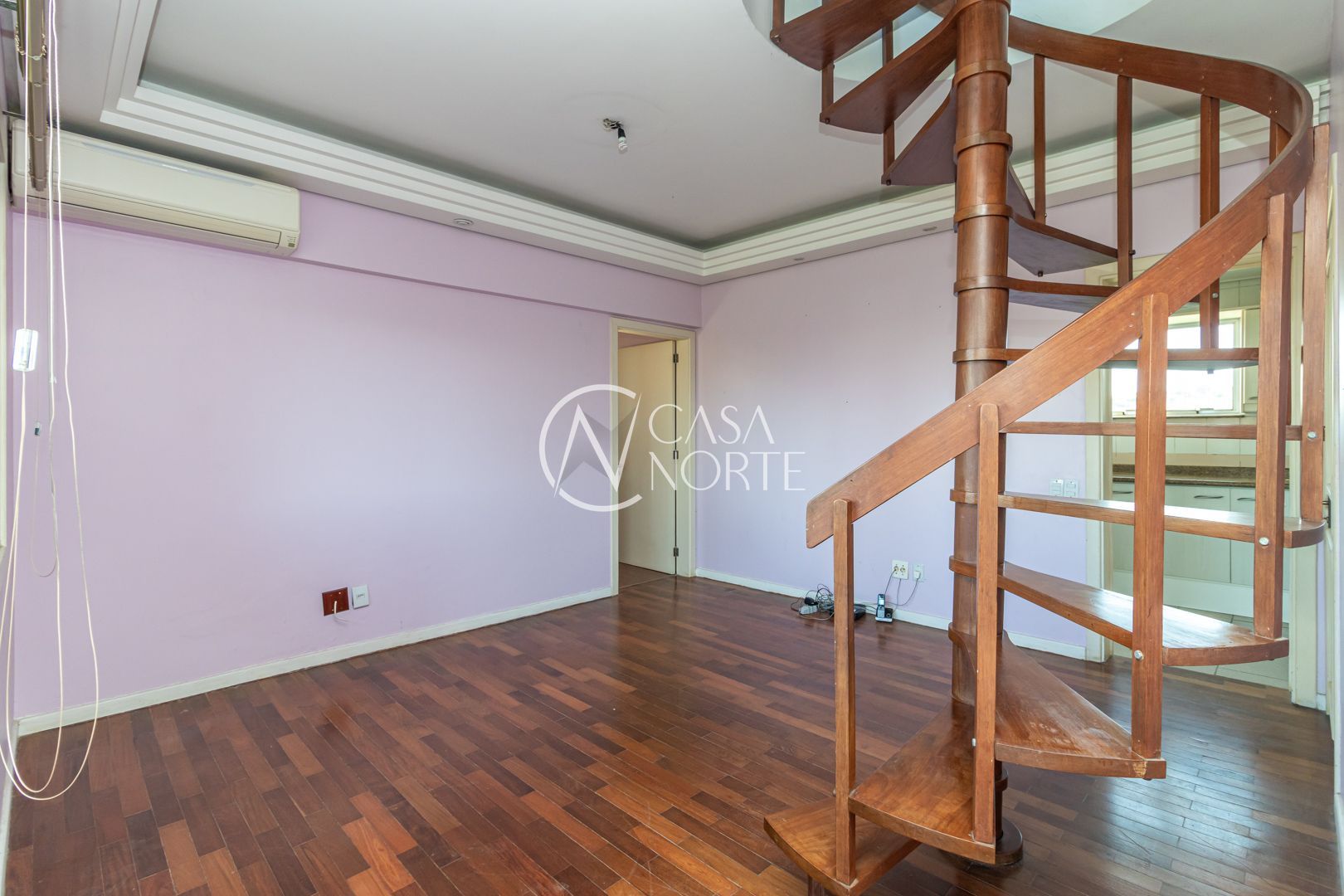 Cobertura à venda com 3 quartos, 203m², 1 suíte, 2 vagas, Rua Gonçalves Dias no bairro Menino Deus em Porto Alegre