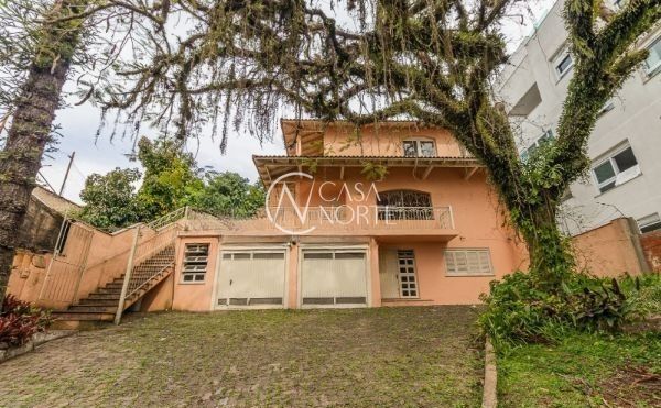 Casa à venda com 4 quartos, 194m², 3 suítes, 2 vagas, Rua Dona Amélia no bairro Santa Tereza em Porto Alegre