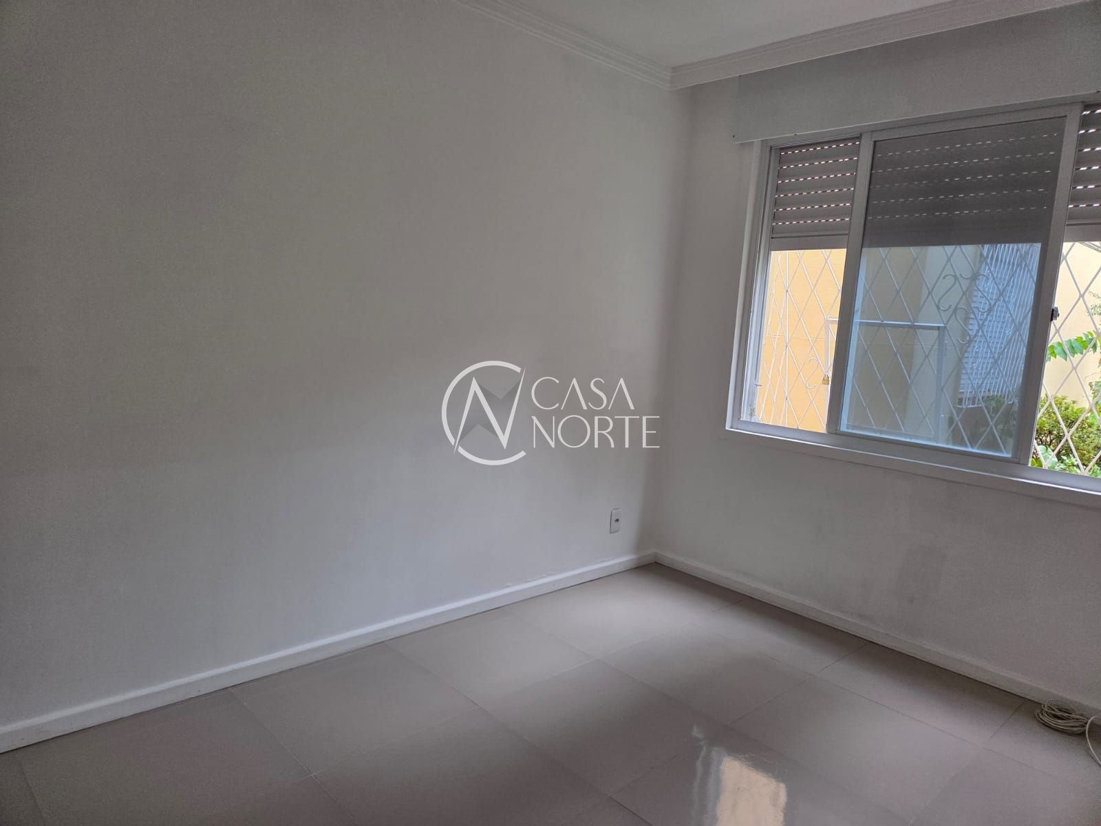 Apartamento à venda com 3 quartos, 63m², Rua Sapê no bairro Passo da Areia em Porto Alegre