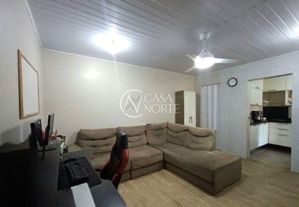 Casa à venda com 2 quartos, 100m², 4 vagas, Rua São Benedito no bairro Jardim do Salso em Porto Alegre