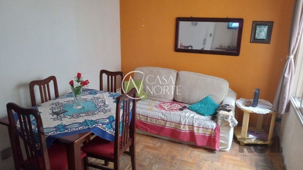 Apartamento à venda com 2 quartos, 65m², 1 vaga, Rua João de Magalhães no bairro Passo da Areia em Porto Alegre