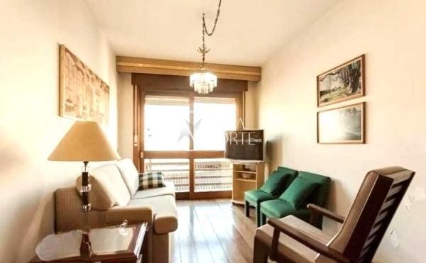 Apartamento à venda com 3 quartos, 90m², 1 vaga, Rua Câncio Gomes no bairro Floresta em Porto Alegre