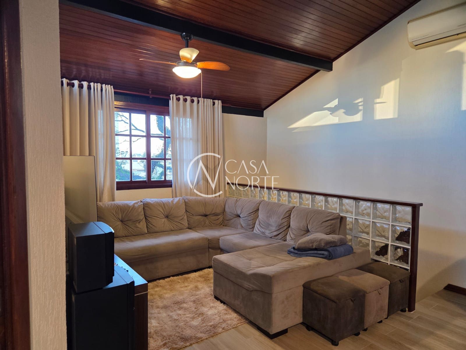 Cobertura à venda com 3 quartos, 142m², 2 vagas, Rua Dona Eugênia no bairro Petrópolis em Porto Alegre
