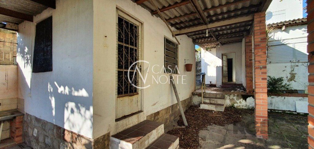 Terreno à venda  com 370m², Rua Luiz de Camões no bairro Santo Antônio em Porto Alegre