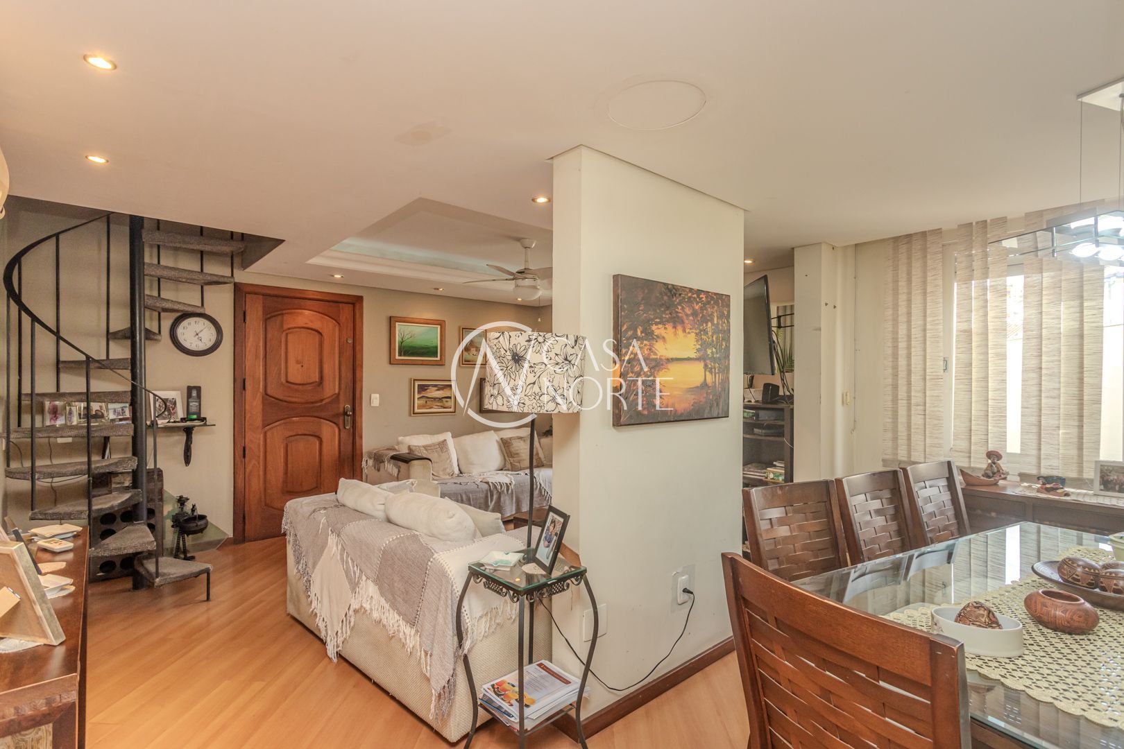 Cobertura à venda com 3 quartos, 170m², 1 suíte, 1 vaga, Rua Miguel Couto no bairro Menino Deus em Porto Alegre