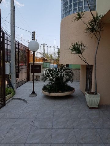 Casa à venda com 3 quartos, 372m², 1 suíte, 5 vagas, Avenida Martins Bastos no bairro Sarandi em Porto Alegre