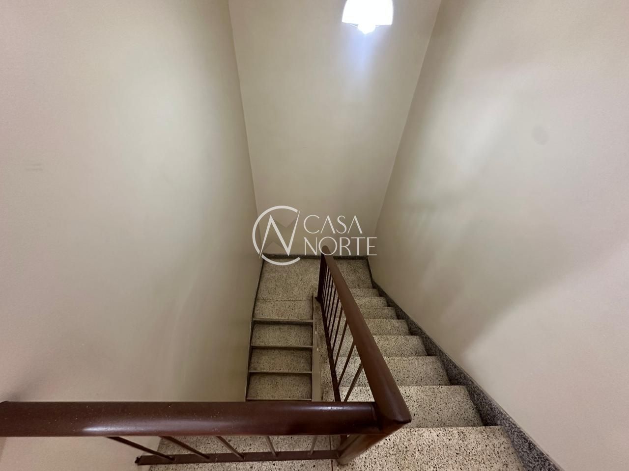 Cobertura à venda com 3 quartos, 232m², 1 suíte, 2 vagas, Rua Brito Peixoto no bairro Passo da Areia em Porto Alegre