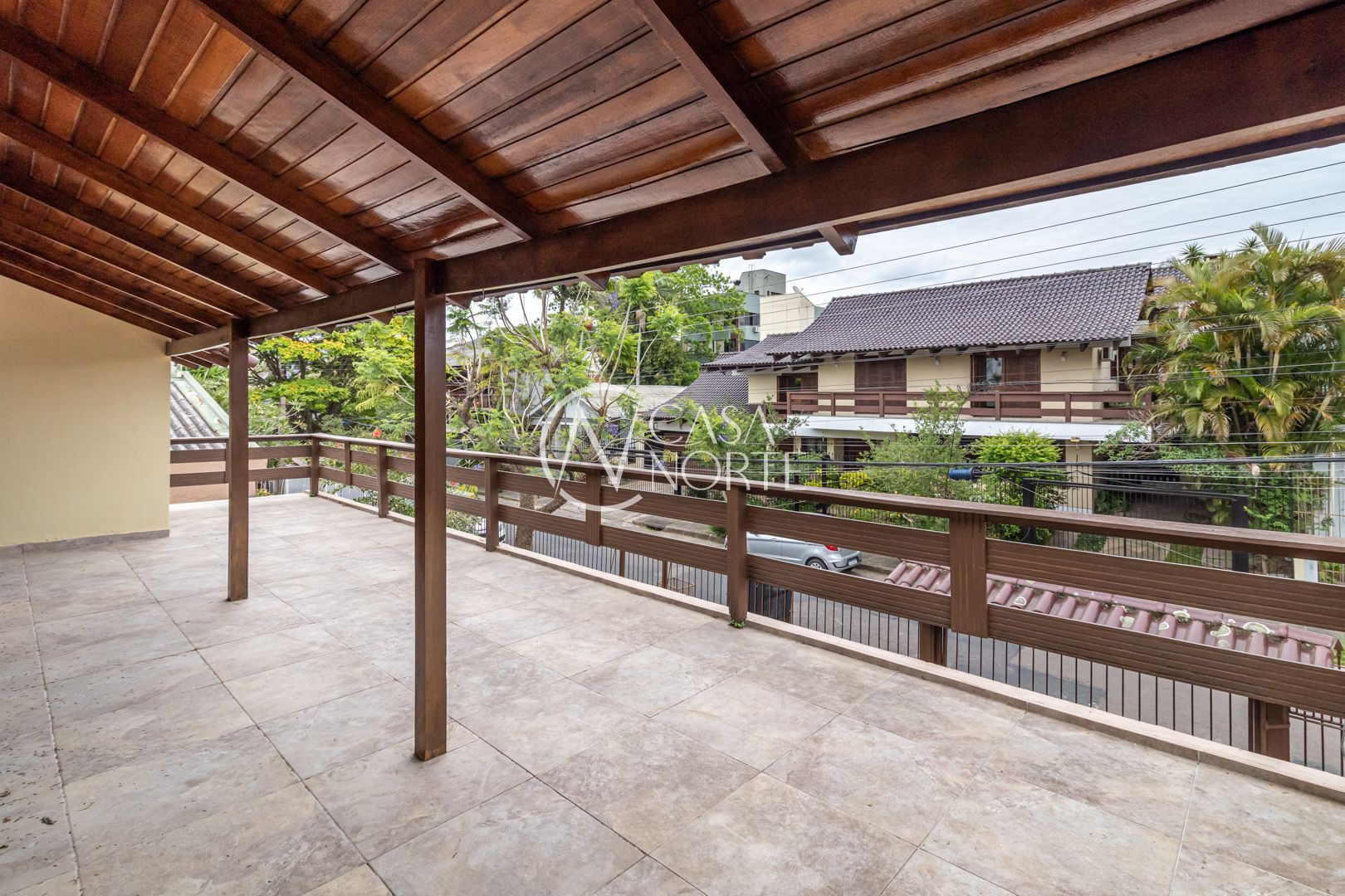 Casa à venda com 4 quartos, 262m², 2 suítes, 4 vagas, Rua Dom Jaime de Barros Câmara no bairro Sarandi em Porto Alegre