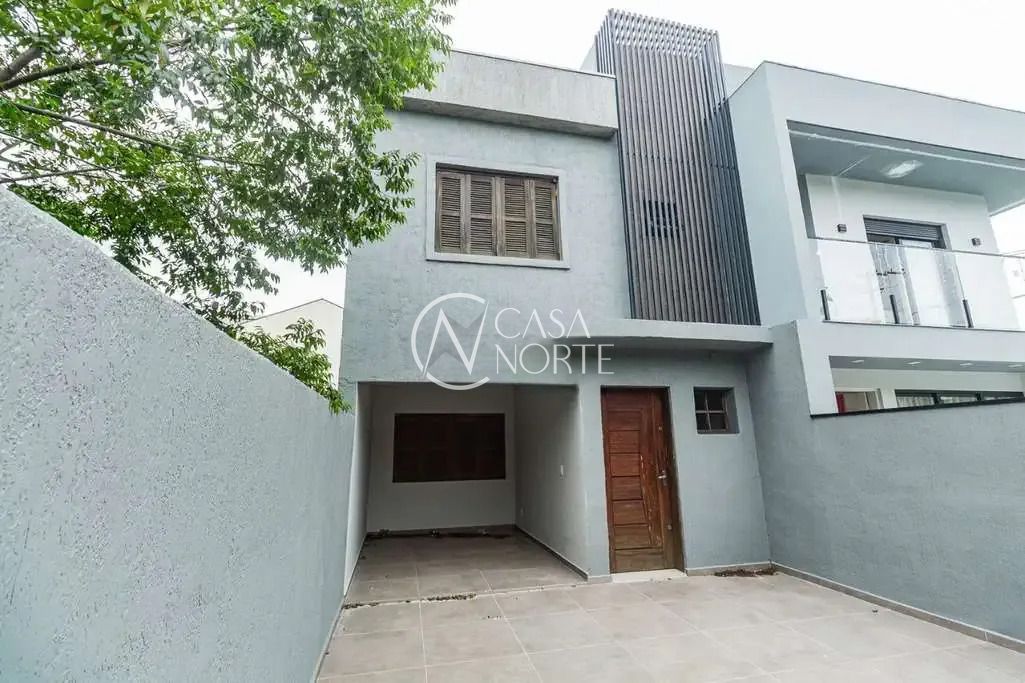 Casa à venda com 3 quartos, 102m², 1 suíte, 2 vagas, Rua Ronaldo Molina de Quadros no bairro Mário Quintana em Porto Alegre