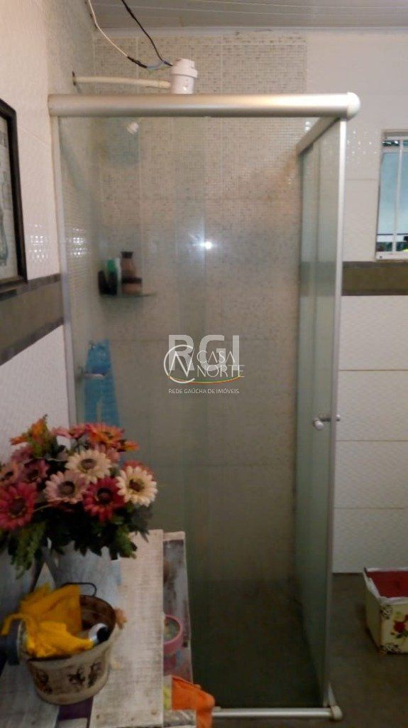 Casa à venda com 3 quartos, 65m², 3 vagas, Travessa Nove de Junho no bairro Vila São José em Porto Alegre