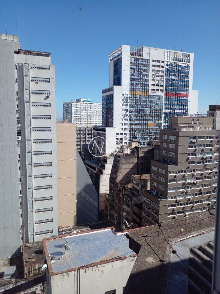 Apartamento à venda com 1 quarto, 31m², Avenida Borges de Medeiros no bairro Centro Histórico em Porto Alegre