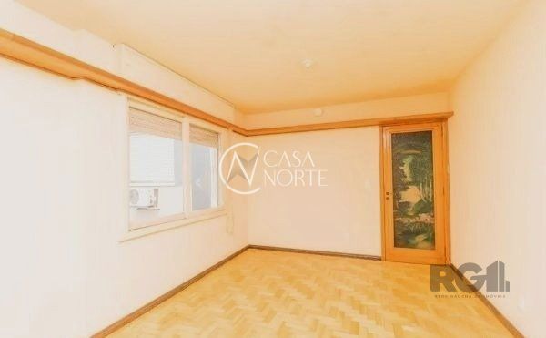 Cobertura à venda com 3 quartos, 109m², 1 suíte, 2 vagas, Rua Veador Porto no bairro Santana em Porto Alegre