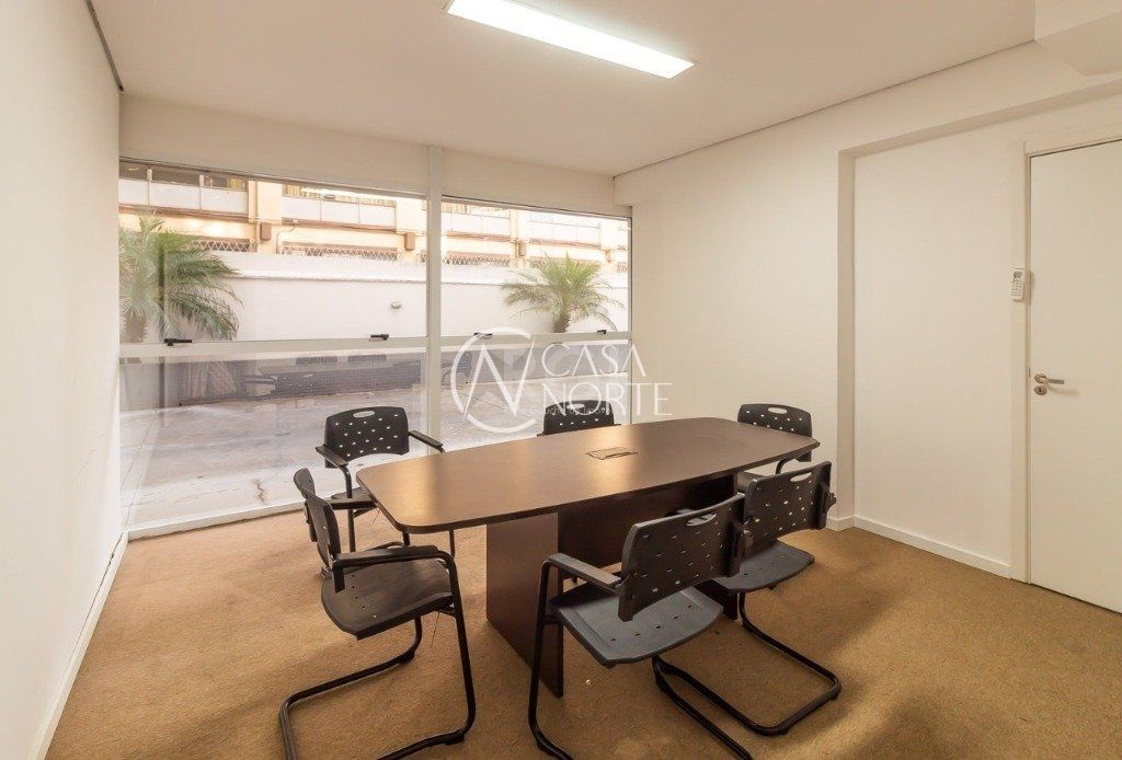 Sala Comercial à venda , 51m², 1 vaga, Rua Eudoro Berlink no bairro Auxiliadora em Porto Alegre