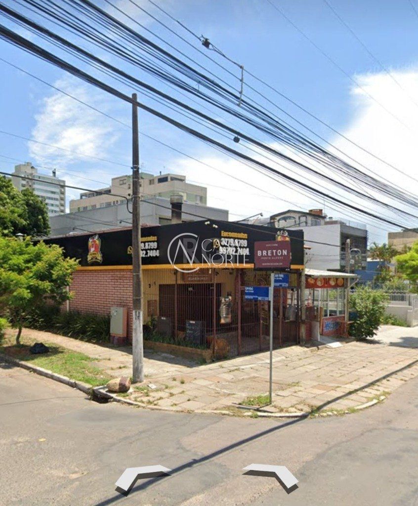 Casa à venda com 2 quartos, 230m², 1 vaga, Avenida João Wallig no bairro Passo da Areia em Porto Alegre