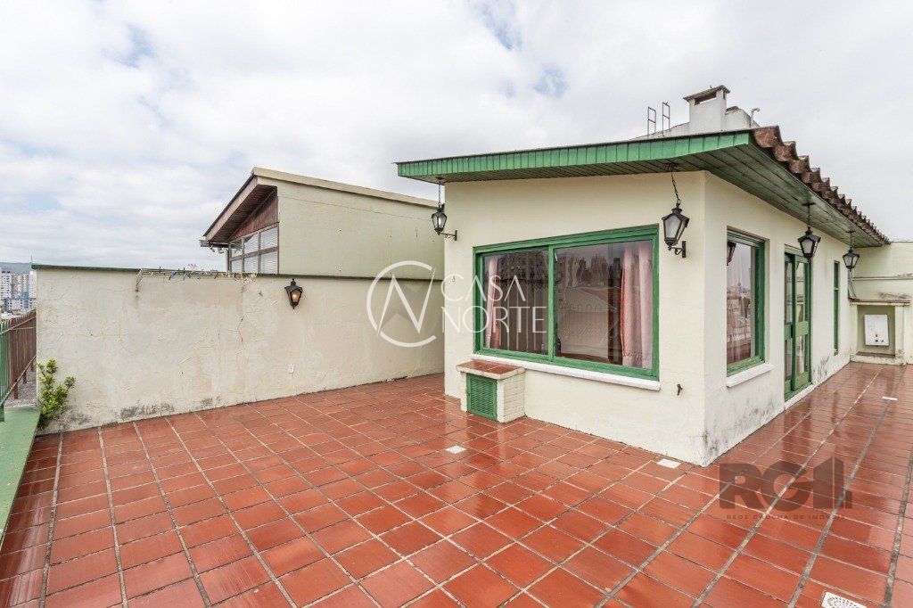 Cobertura à venda com 1 quarto, 152m², 3 vagas, Rua Doutor Alcides Cruz no bairro Santa Cecília em Porto Alegre