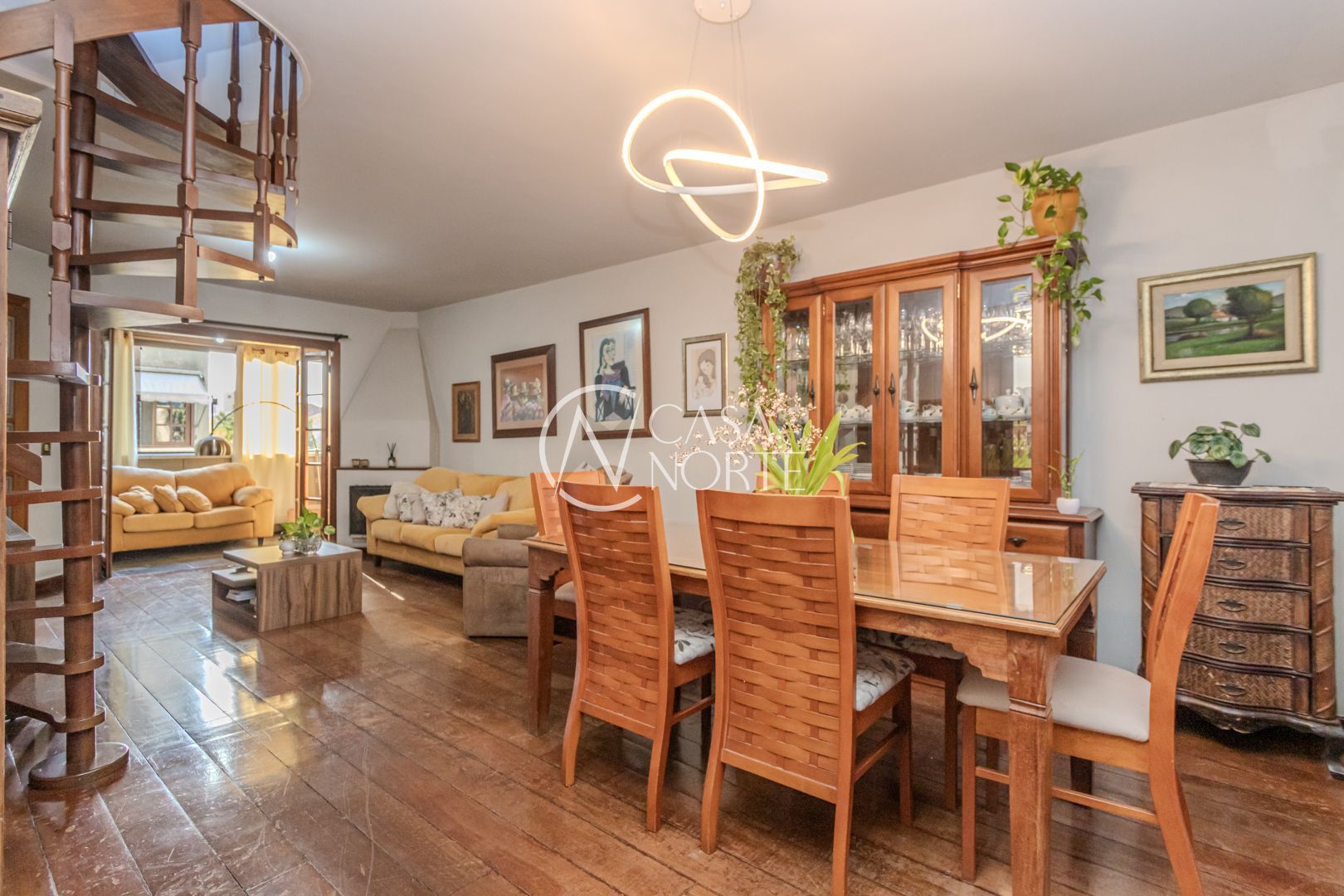 Cobertura à venda com 3 quartos, 292m², 1 suíte, 1 vaga, Avenida Coronel Lucas de Oliveira no bairro Petrópolis em Porto Alegre