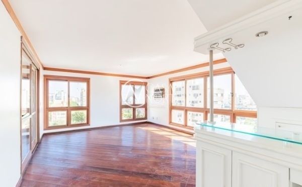 Cobertura à venda com 4 quartos, 426m², 1 suíte, 4 vagas, Rua Carlos Von Koseritz no bairro Higienópolis em Porto Alegre