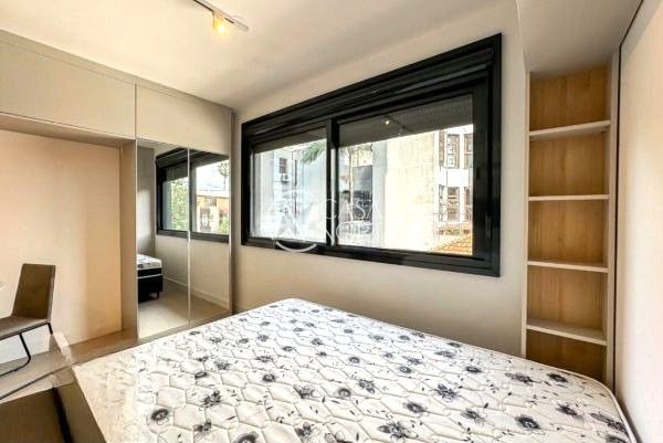 Loft à venda com 1 quarto, 25m², 1 vaga, Rua Tenente-Coronel Fabrício Pilar no bairro Mont Serrat em Porto Alegre