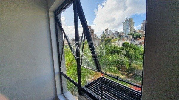 Sala Comercial à venda com 1 quarto, 26m², Avenida Montenegro no bairro Petrópolis em Porto Alegre