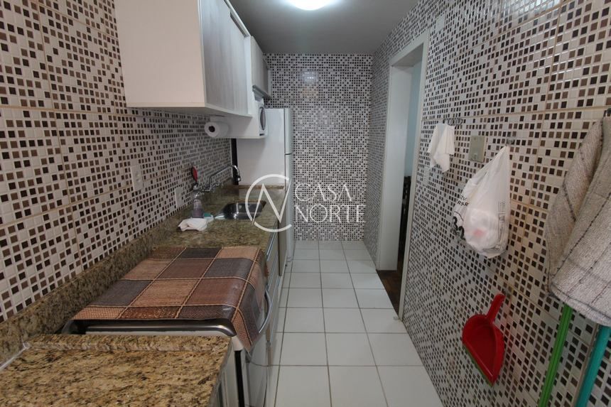 Apartamento à venda com 2 quartos, 61m², 1 suíte, 1 vaga, Rua Saldanha Marinho no bairro Menino Deus em Porto Alegre