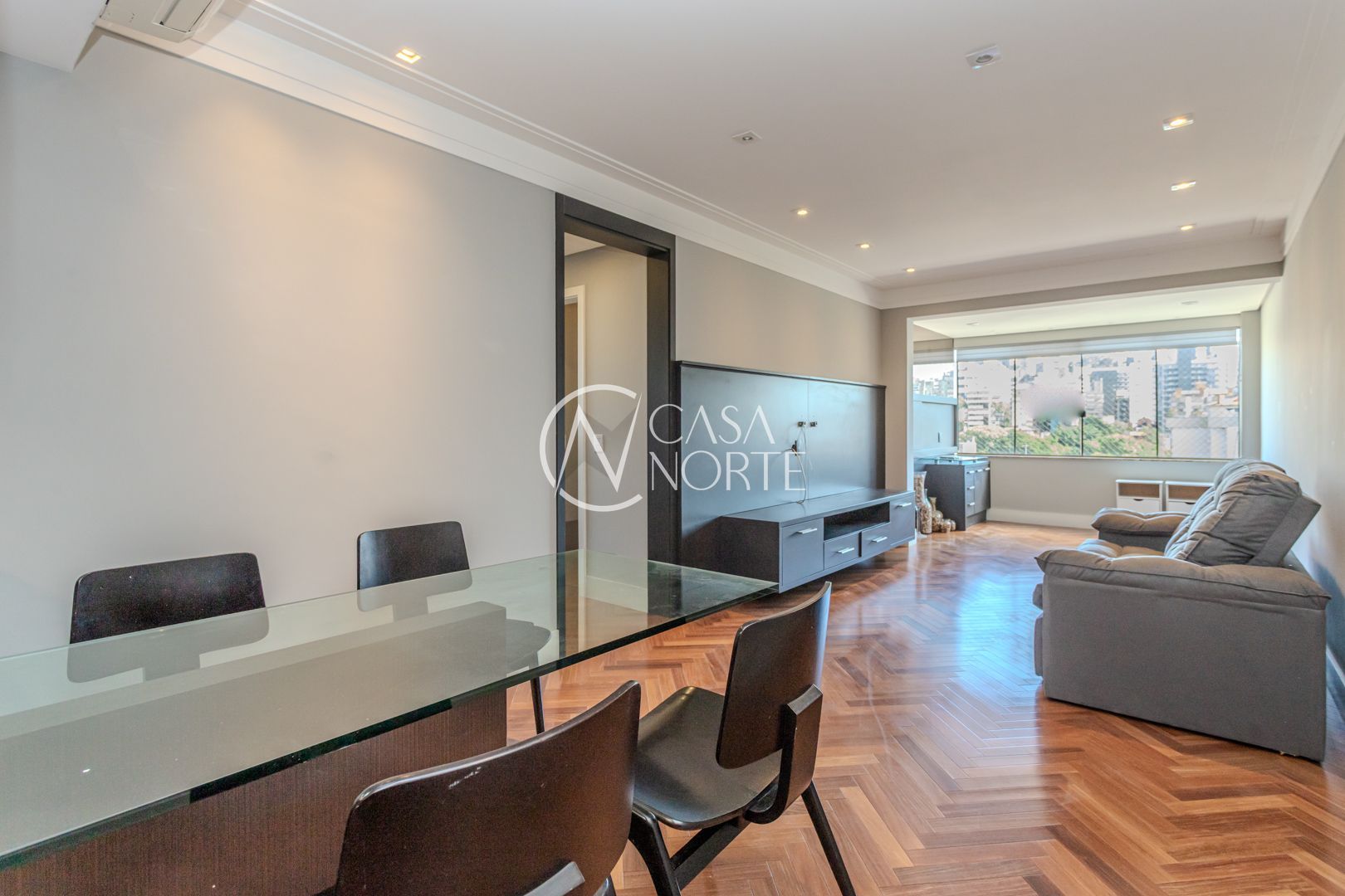 Apartamento à venda com 2 quartos, 81m², 1 suíte, 3 vagas, Avenida Alegrete no bairro Petrópolis em Porto Alegre