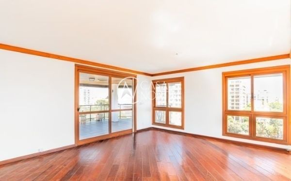 Cobertura à venda com 4 quartos, 426m², 1 suíte, 4 vagas, Rua Carlos Von Koseritz no bairro Higienópolis em Porto Alegre