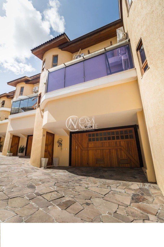 Casa de Condomínio à venda com 3 quartos, 240m², 1 suíte, 3 vagas, Rua João Mendes Ouriques no bairro Jardim Isabel em Porto Alegre