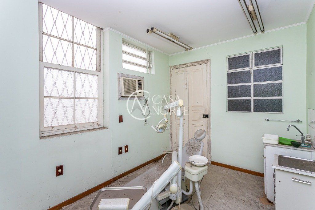 Terreno à venda  com 382m², Avenida Bento Gonçalves no bairro Partenon em Porto Alegre