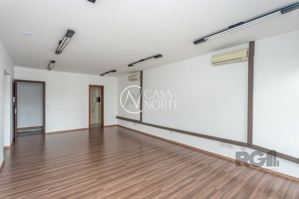 Sala Comercial à venda , 33m², Avenida Getúlio Vargas no bairro Menino Deus em Porto Alegre