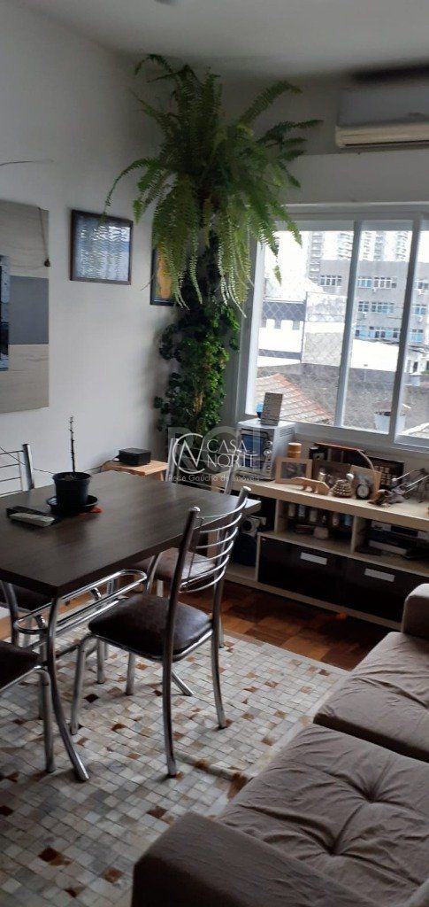 Apartamento à venda com 2 quartos, 70m², Avenida Presidente Franklin Roosevelt no bairro São Geraldo em Porto Alegre