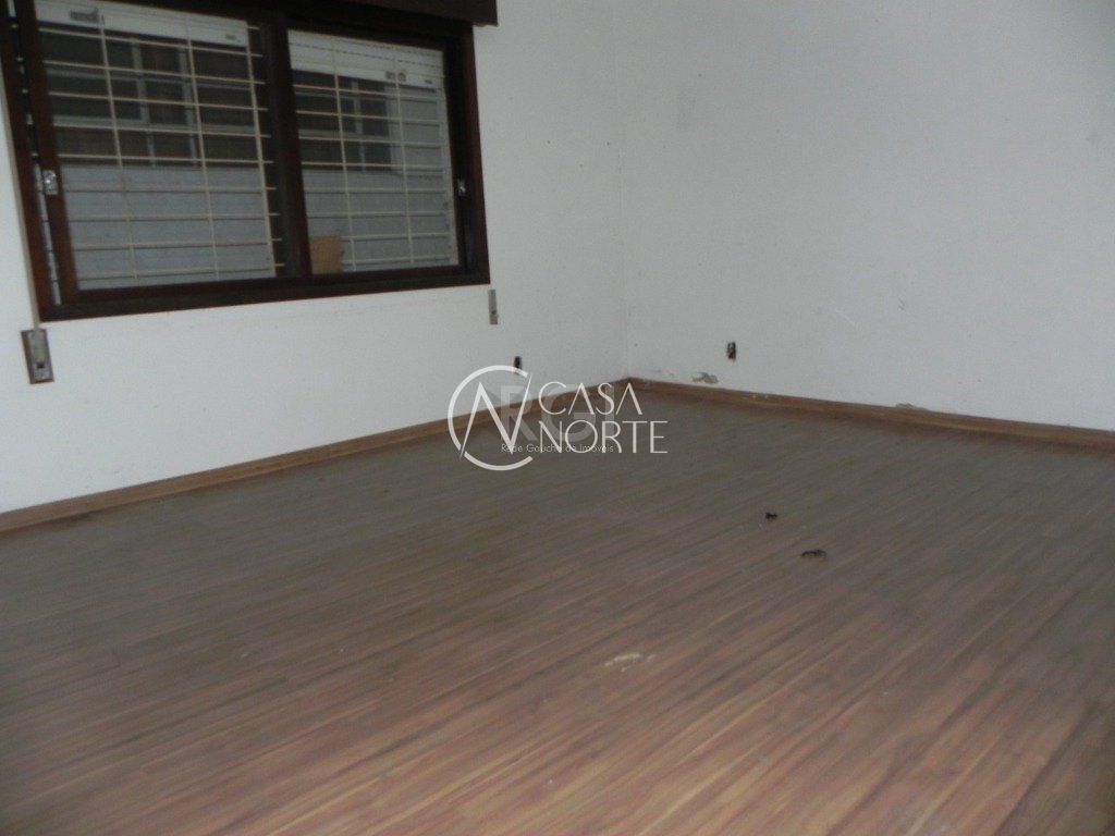 Casa à venda com 4 quartos, 110m², 1 suíte, 4 vagas, Avenida Bispo João Scalabrini no bairro Jardim Itu em Porto Alegre