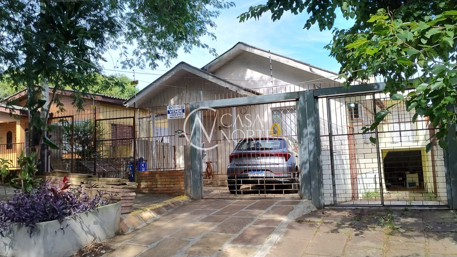 Casa à venda com 2 quartos, 120m², 1 vaga, Avenida João Ferreira Jardim no bairro Parque Santa Fé em Porto Alegre