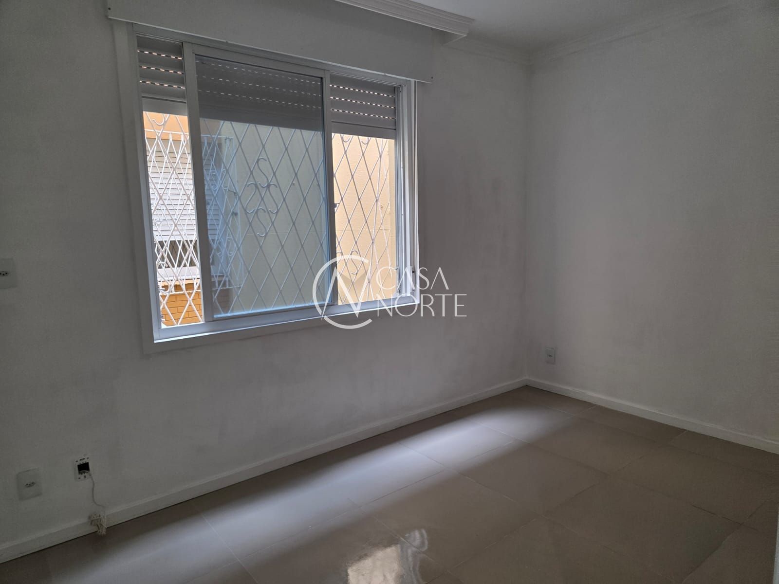 Apartamento à venda com 3 quartos, 63m², Rua Sapê no bairro Passo da Areia em Porto Alegre