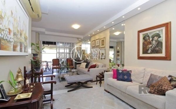 Casa de Condomínio à venda com 3 quartos, 284m², 3 suítes, 3 vagas, Rua São Leopoldo no bairro Vila Jardim em Porto Alegre