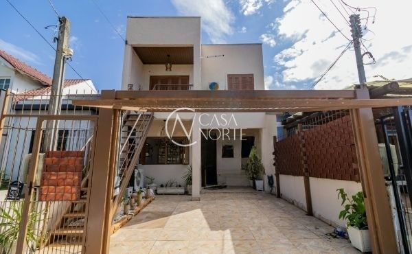 Casa à venda com 3 quartos, 117m², 1 suíte, 2 vagas, Rua Vacaria no bairro Hípica em Porto Alegre