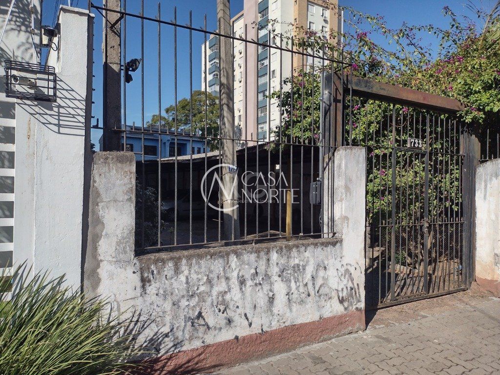 Terreno à venda  com 756m², Rua Veador Porto no bairro Santana em Porto Alegre