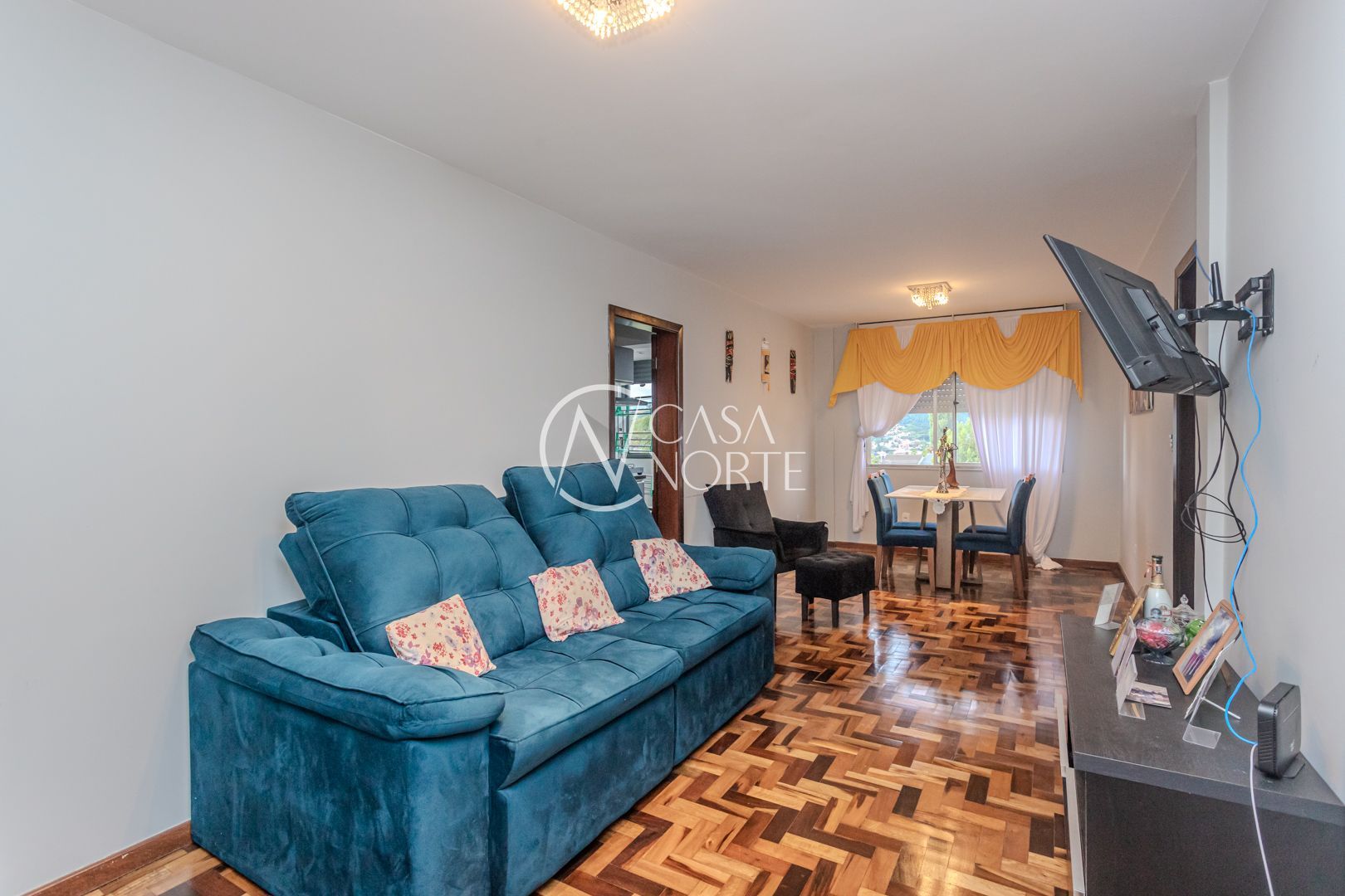 Apartamento à venda com 3 quartos, 106m², 1 suíte, 1 vaga, Rua Catumbi no bairro Medianeira em Porto Alegre