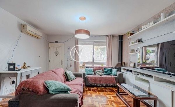 Casa de Condomínio à venda com 4 quartos, 240m², 1 suíte, 2 vagas, Rua Martim Afonso no bairro Santo Antônio em Porto Alegre