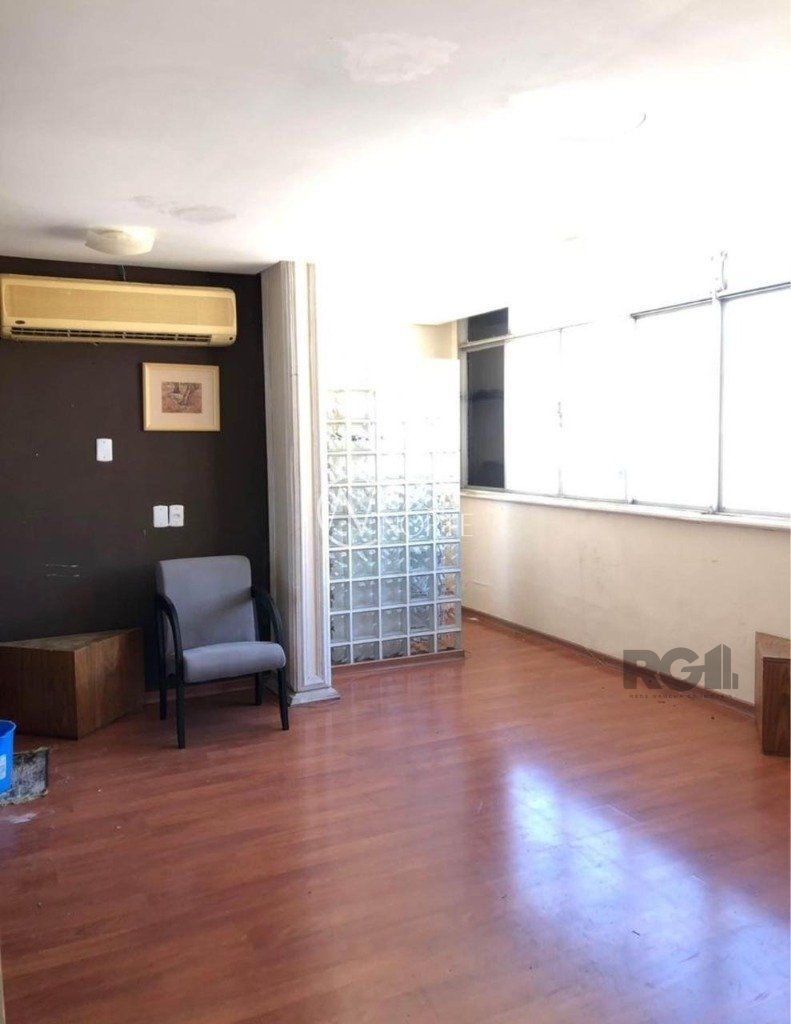 Sala Comercial à venda com 1 quarto, 86m², Rua dos Andradas no bairro Centro Histórico em Porto Alegre