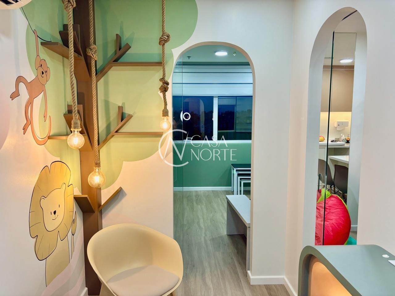 Conjunto Comercial à venda com 1 quarto, 38m², 1 vaga, Rua Gomes Jardim no bairro Santana em Porto Alegre