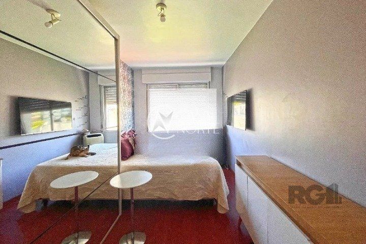 Apartamento à venda com 2 quartos, 54m², Travessa Serafim Terra no bairro Jardim Botânico em Porto Alegre