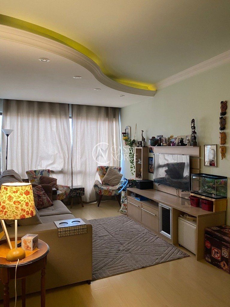 Apartamento à venda com 3 quartos, 84m², 1 suíte, 1 vaga, Rua Evaristo da Veiga no bairro Partenon em Porto Alegre