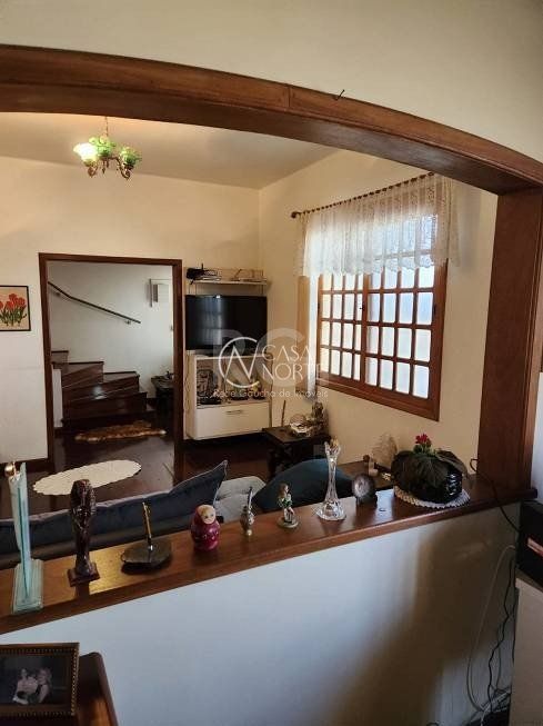 Casa à venda com 3 quartos, 150m², 2 suítes, 3 vagas, Rua Nunes Machado no bairro Azenha em Porto Alegre