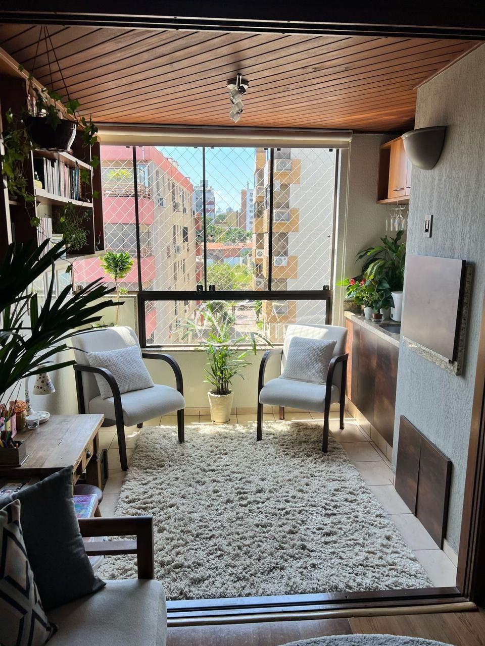 Apartamento à venda com 2 quartos, 79m², 1 suíte, 1 vaga, Rua Dona Inocência no bairro Jardim Botânico em Porto Alegre