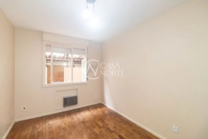 Apartamento à venda com 2 quartos, 54m², Avenida Cristóvão Colombo no bairro Independência em Porto Alegre