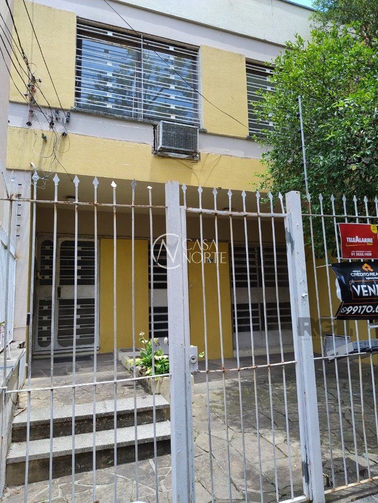 Casa à venda com 3 quartos, 230m², 1 vaga, Rua Giordano Bruno no bairro Rio Branco em Porto Alegre