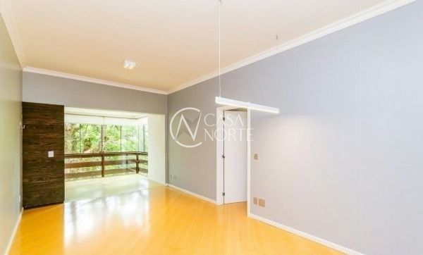 Apartamento à venda com 2 quartos, 93m², 1 suíte, 1 vaga, Rua Itapeva no bairro Passo da Areia em Porto Alegre